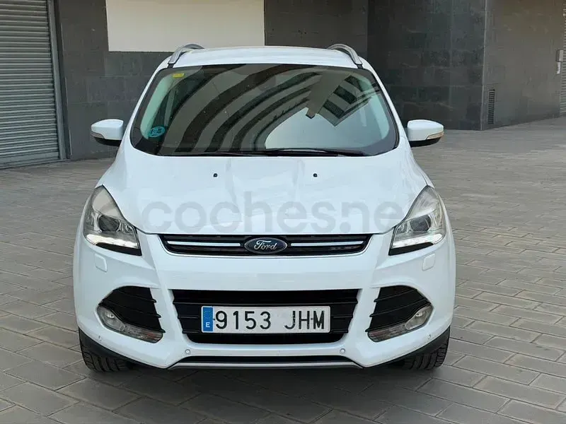 Usado Ford Kuga Trend 150 CV (110 kW) 2015 Blanco SUV