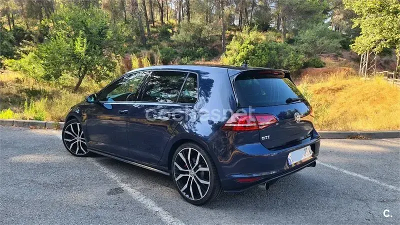 Usado VW Golf VII GTI 230 CV (169 kW) 2016 Azul Berlina