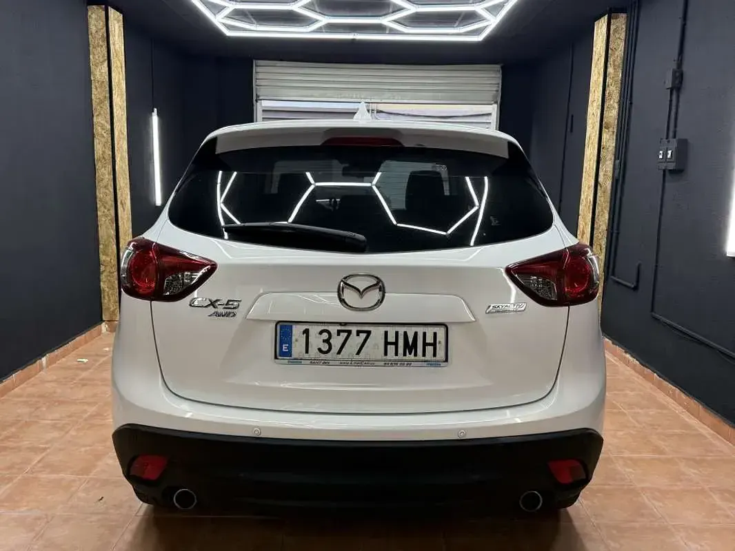 Używany Mazda CX-5 Luxury 175 KM (128 kW) 2012 Biały SUV