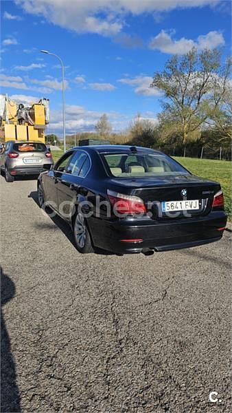 Usado BMW 520 163 CV (119 kW) 2007 Azul Familiar