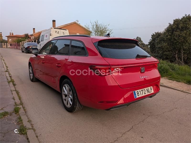 Usado Seat Leon ST FR 150 CV (110 kW) 2021 Rojo Familiar