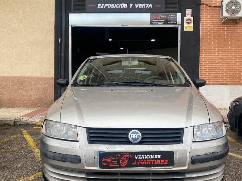 Usado Fiat Stilo Active 103 CV (75 kW) 2003 Gris / plata Berlina