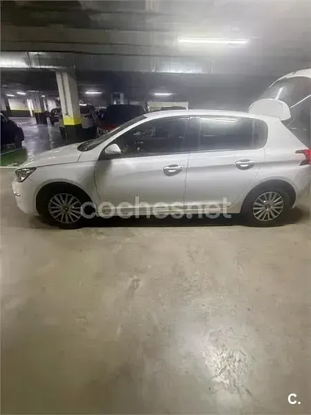 Usado Peugeot 308 Style 120 CV (88 kW) 2016 Blanco Berlina