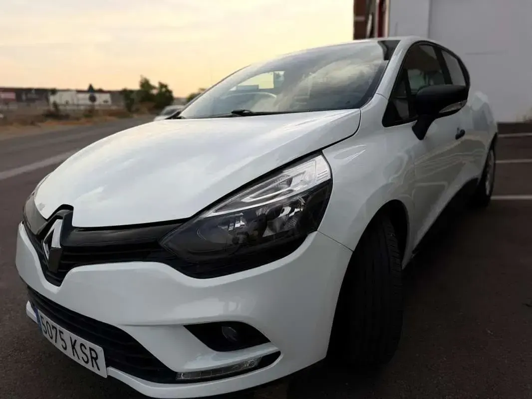 Usado Renault Clio Business 75 CV (55 kW) 2019 Blanco Utilitario