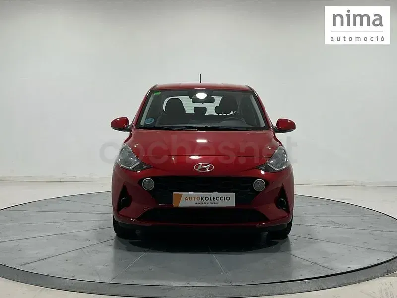 Usado Hyundai i10 67 CV (49 kW) 2022 Rojo Utilitario