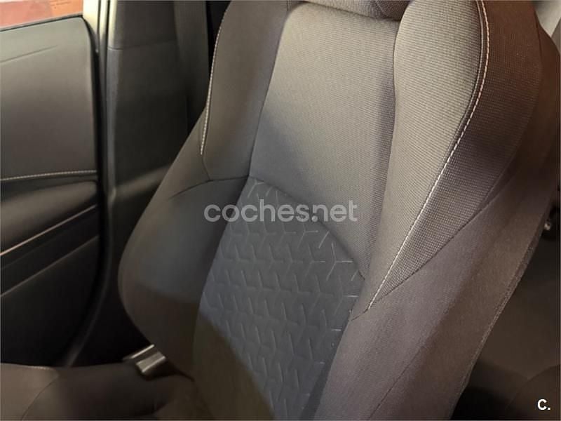 Usado Toyota Corolla Active 122 CV (89 kW) 2020 Gris / plata Berlina