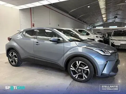 Usado Toyota C-HR Advance 184 CV (135 kW) 2023 Gris / plata SUV