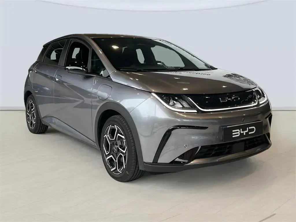 Usado BYD Dolphin Comfort 150 kW (204 CV) 2025 Gris Utilitario