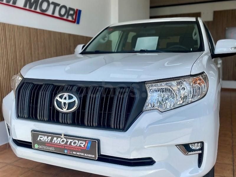 Usado Toyota Land Cruiser 177 CV (130 kW) 2019 Blanco SUV