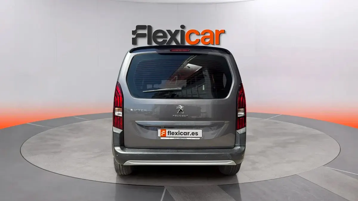 Usado Peugeot Rifter Allure 110 CV (80 kW) 2022 Gris Monovolumen