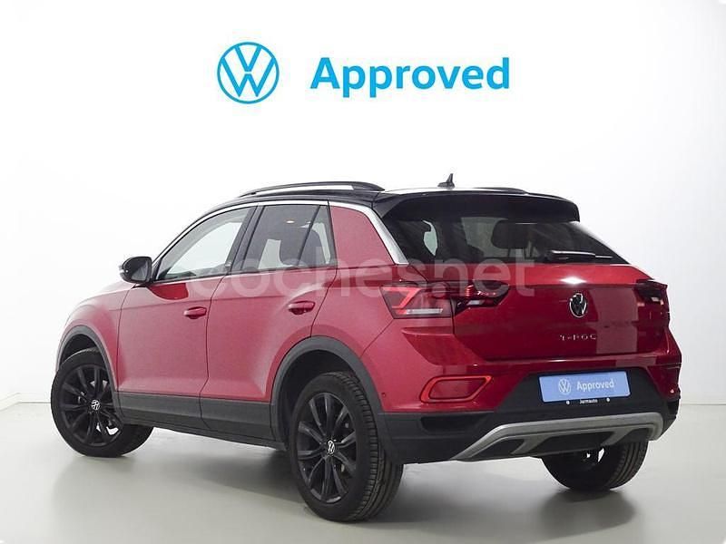 Usado VW T-Roc Life 110 CV (80 kW) 2023 Rojo SUV
