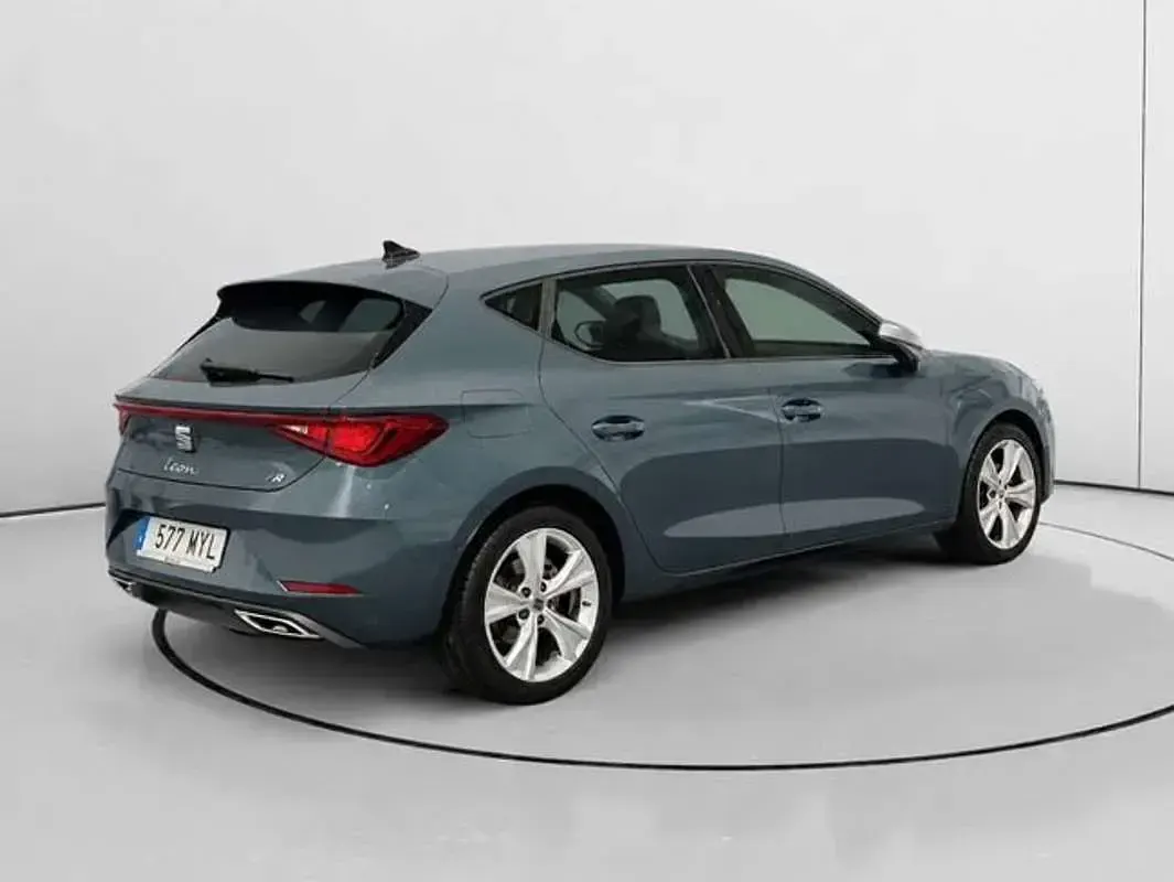 Usado Seat Leon FR 150 CV (110 kW) 2025 Azul Utilitario