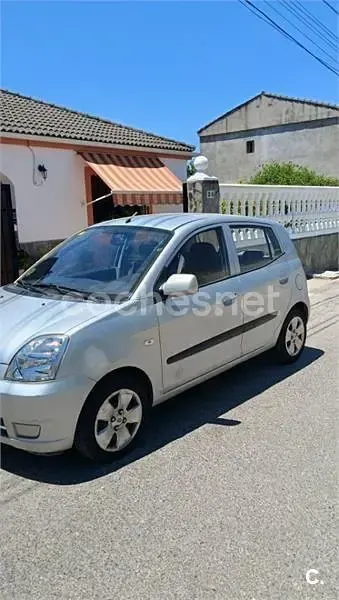 Usado Kia Picanto LX 65 CV (47 kW) 2005 Gris / plata Utilitario