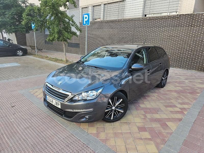 Gris / plata Usado 2017 Peugeot 308 Allure Familiar | 6500 € (Buen precio) - Imagen 1/4