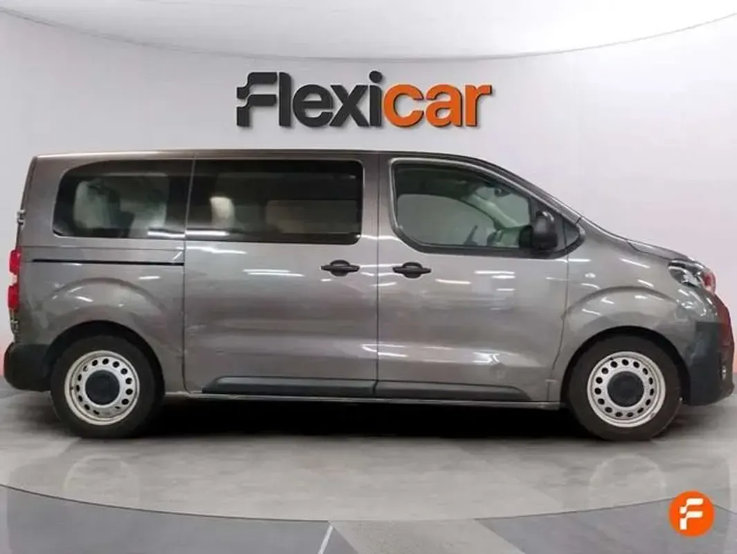 Usado Toyota Proace Advance 145 CV (106 kW) 2022 Gris Monovolumen