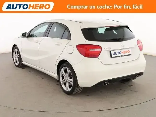 Usado Mercedes A200 Urban 136 CV (100 kW) 2015 Blanco Berlina