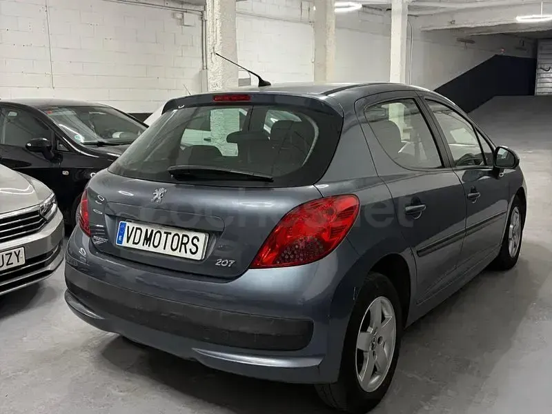 Usado Peugeot 207 90 CV (66 kW) 2007 Gris / plata Berlina