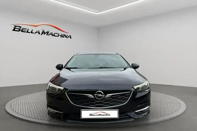 Usado Opel Insignia Innovation 137 CV (100 kW) 2020 Negro Familiar