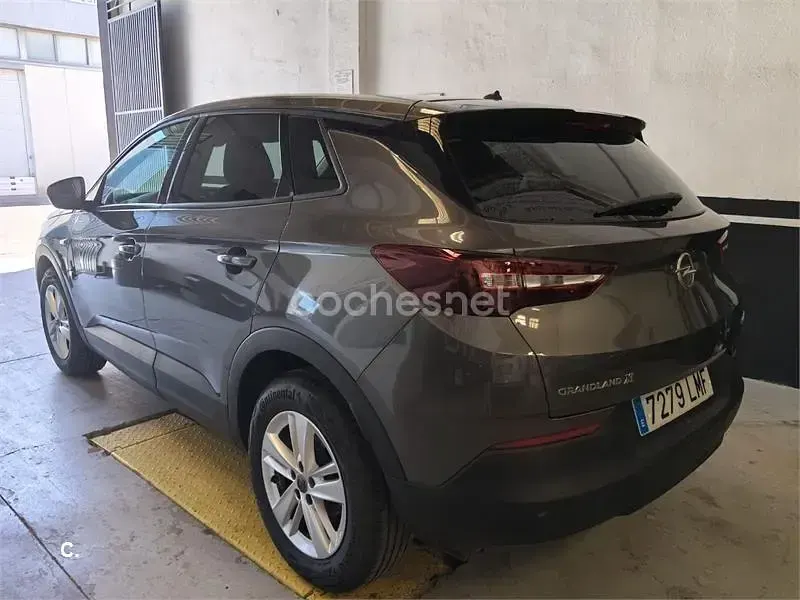 Usado Opel Grandland X 130 CV (95 kW) 2021 Gris / plata SUV
