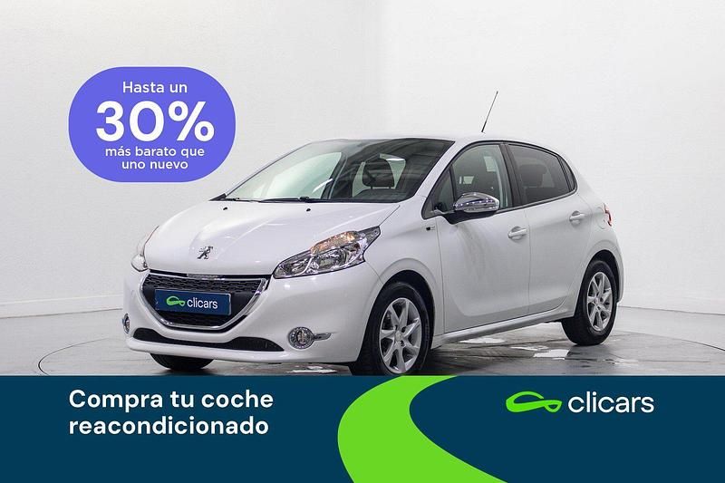 Usado Peugeot 208 Style 82 CV (60 kW) 2014 Blanco Utilitario