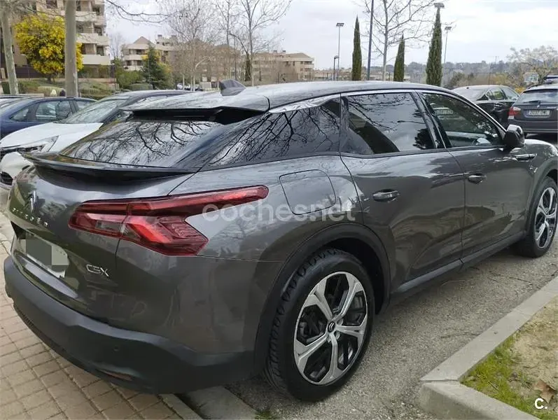 Usado Citroën C5 X Feel 225 CV (165 kW) 2022 Gris / plata Familiar