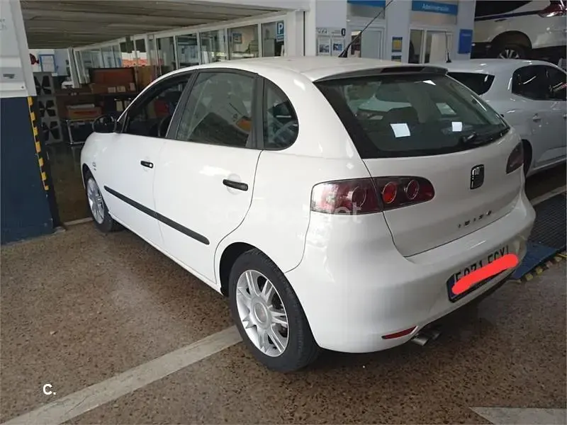 Usado Seat Ibiza Reference 100 CV (73 kW) 2006 Blanco Utilitario