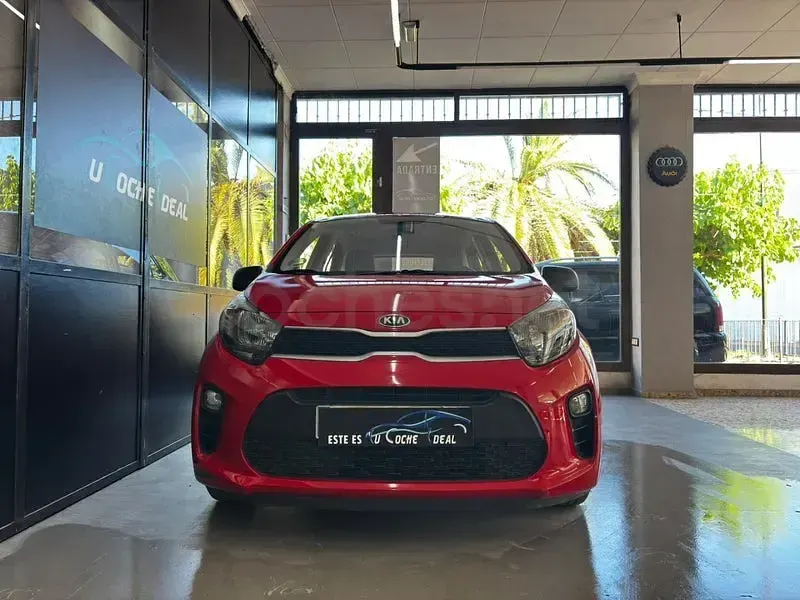 Usado Kia Picanto Plus 67 CV (49 kW) 2018 Rojo Utilitario