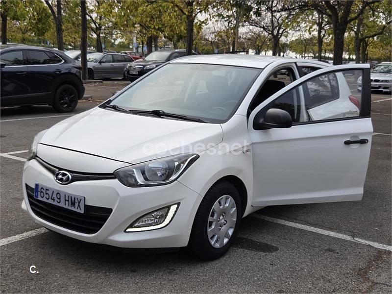 Blanco Usado 2012 Hyundai i20 Berlina | 5200 € (Buen precio) - Imagen 1/4