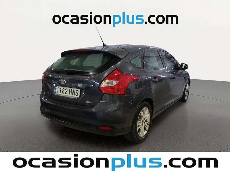 Usado Ford Focus Trend 101 CV (74 kW) 2013 Gris Utilitario