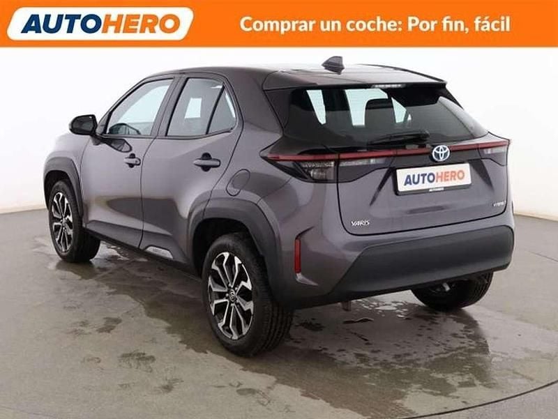 Usado Toyota Yaris Cross Active 120 CV (88 kW) 2022 Gris SUV