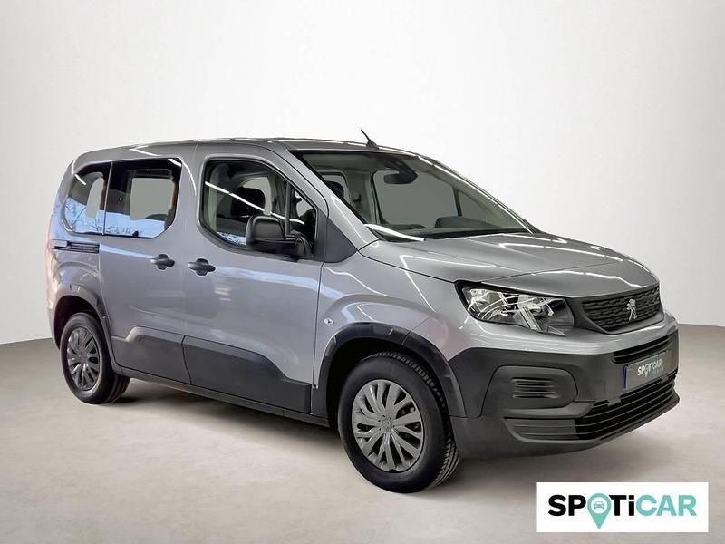 Usado Peugeot Rifter Active 100 kW (136 CV) 2023 Gris Monovolumen