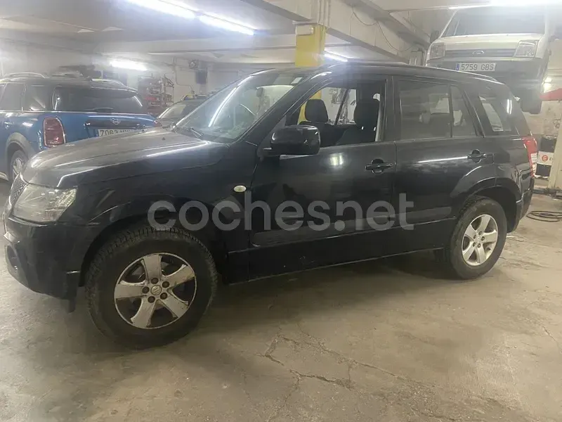 Usado Suzuki Grand Vitara 140 CV (102 kW) 2007 Negro SUV