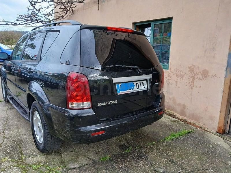 Usado Ssangyong (KGM) Rexton 165 CV (121 kW) 2005 Negro SUV