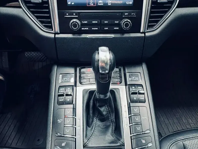 Usado Porsche Macan S 258 CV (189 kW) 2017 Gris / plata SUV