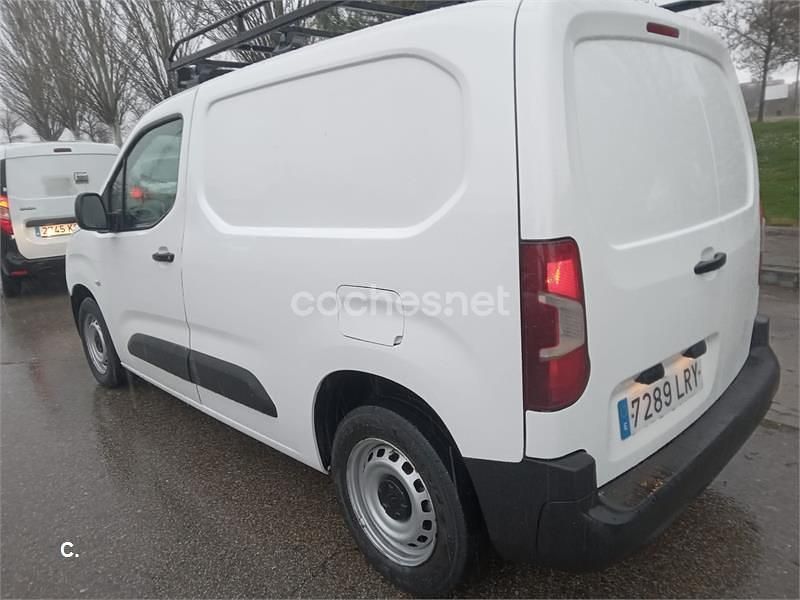 Usado Citroën Berlingo Live 102 CV (75 kW) 2021 Blanco Monovolumen