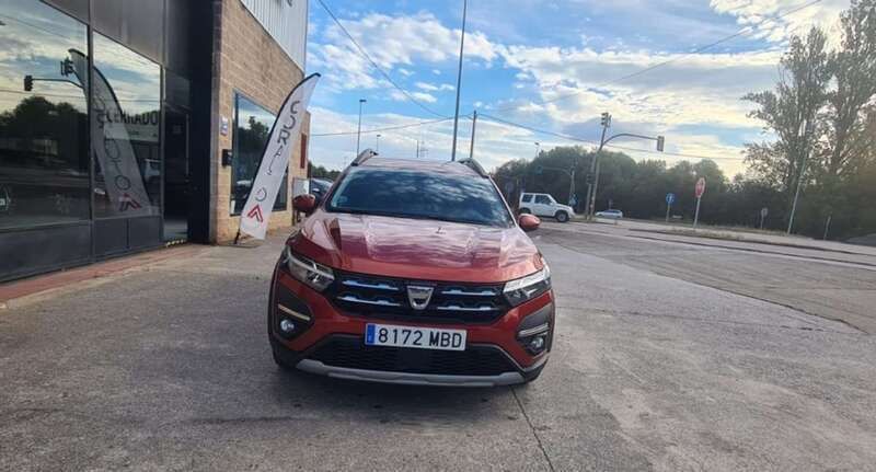 Usado Dacia Jogger Expression 110 CV (80 kW) 2022 Naranja Monovolumen