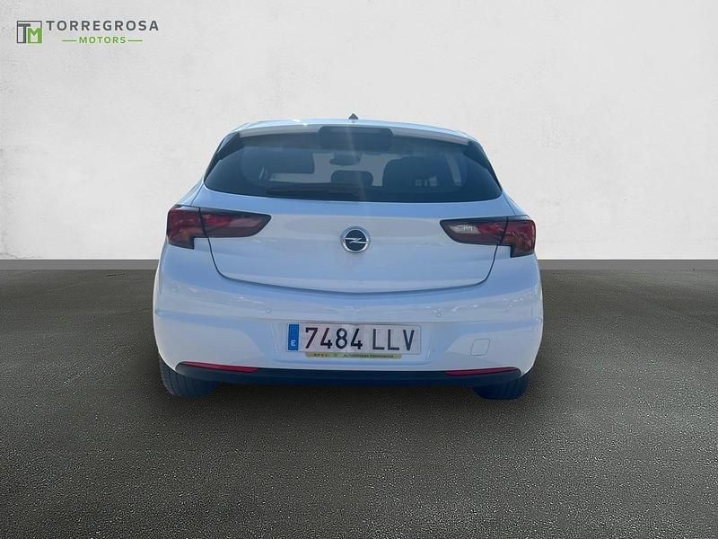 Usado Opel Astra Edition 105 CV (77 kW) 2020 Blanco Berlina