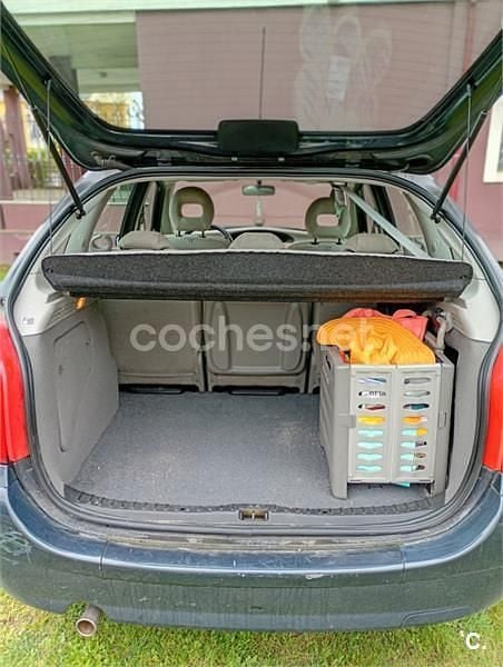 Usado Citroën Xsara Picasso 95 CV (69 kW) 2006 Negro Monovolumen