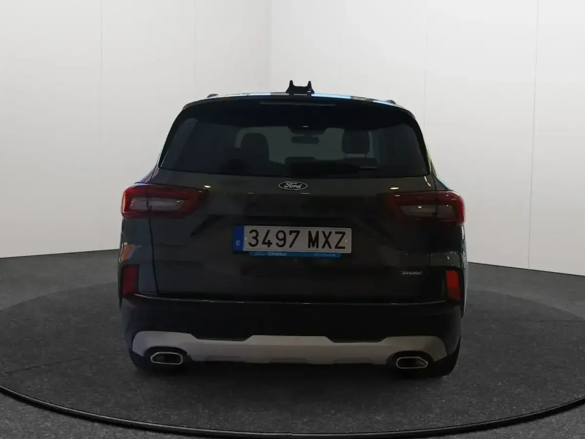 Usado Ford Kuga Active X 180 CV (132 kW) 2025 Gris / plata SUV