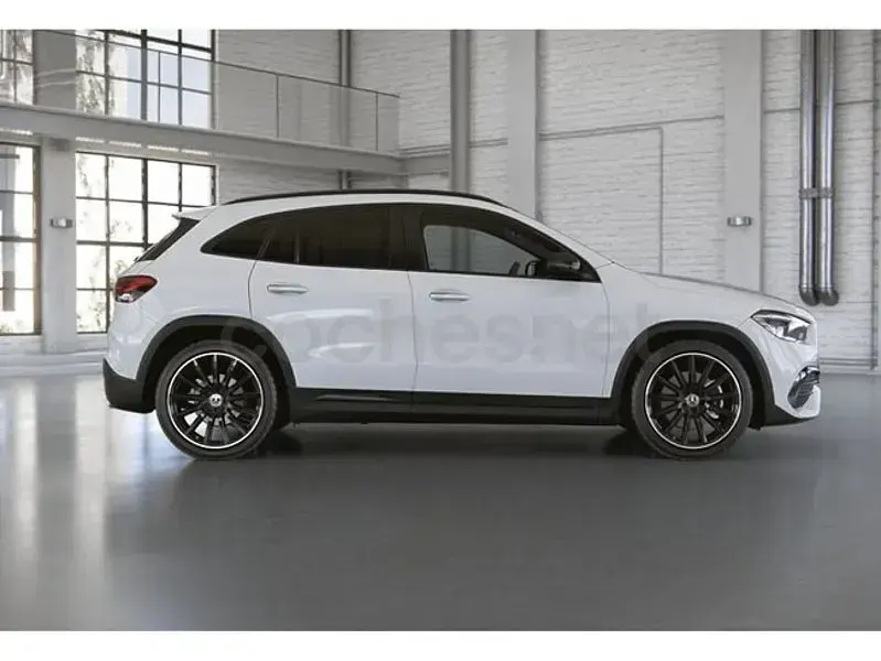 Usado Mercedes GLA200 AMG line 150 CV (110 kW) 2022 Blanco polar  pintura unicolor SUV