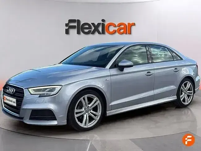 Usado Audi A3 116 CV (85 kW) 2019 Gris Berlina