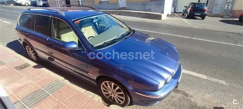 Usado Jaguar X-type Executive 130 CV (95 kW) 2004 Azul Familiar