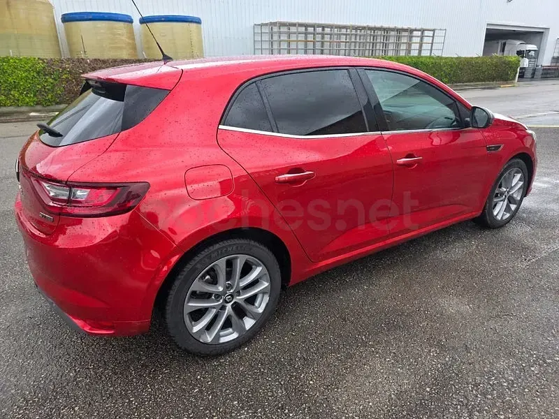 Usado Renault Mégane GT Line GT-Line 130 CV (95 kW) 2017 Granate Berlina
