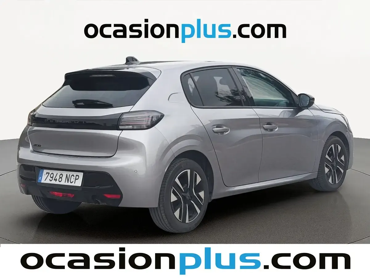 Usado Peugeot 208 Allure 102 CV (75 kW) 2025 Gris Utilitario