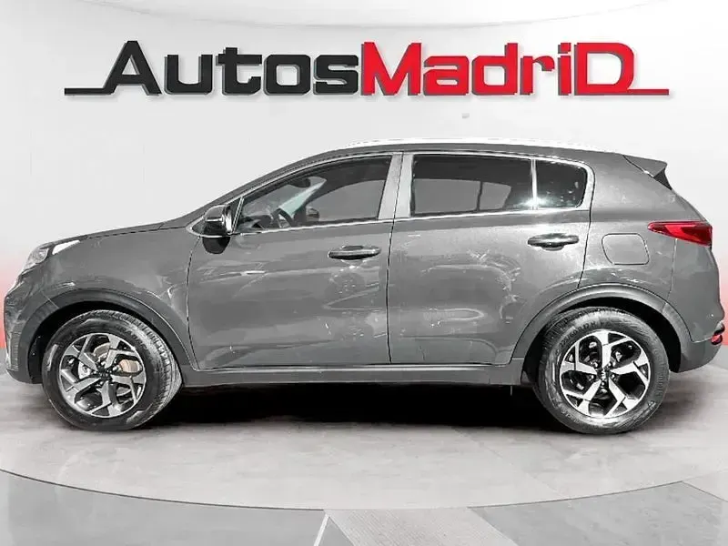Usado Kia Sportage 136 CV (100 kW) 2020 Gris / plata SUV