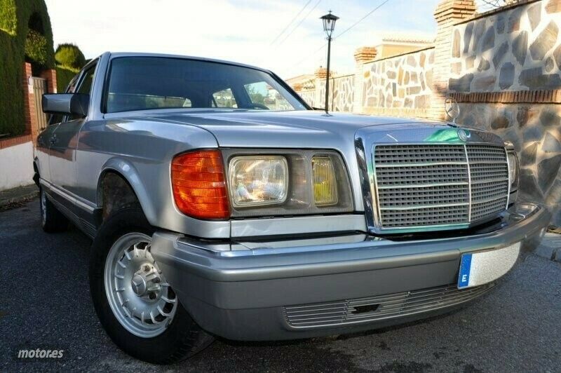 Plateado Usado 1983 Mercedes 300 Elegance Berlina | 18.700 € - Imagen 1/4