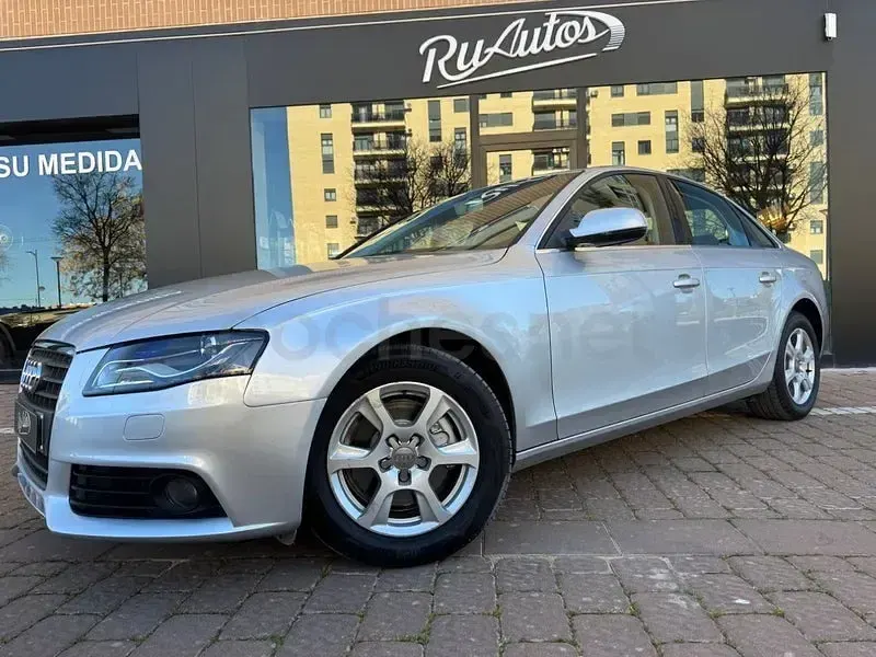Usado Audi A4 143 CV (105 kW) 2010 Gris / plata Berlina