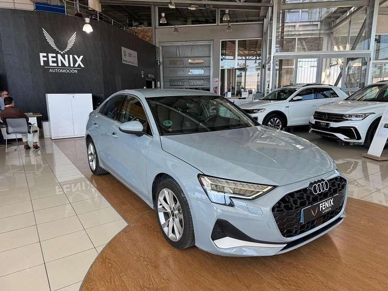 Usado Audi A3 Advanced 150 CV (110 kW) 2024 Gris Berlina