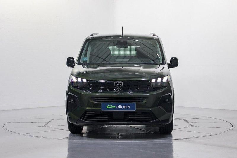 Usado Peugeot Rifter Allure 100 CV (73 kW) 2024 Verde Monovolumen