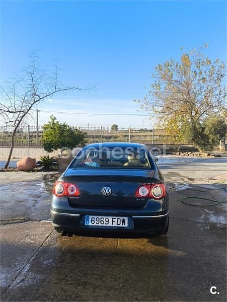 Usado VW Passat Advance 140 CV (102 kW) 2006 Azul Berlina